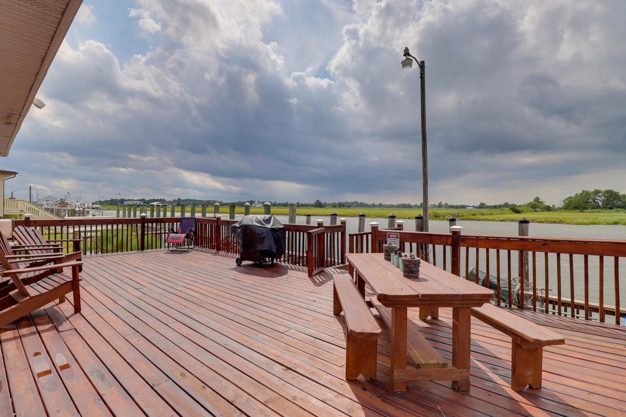Oceanfront Milford Home With View And Boat Access 外观 照片