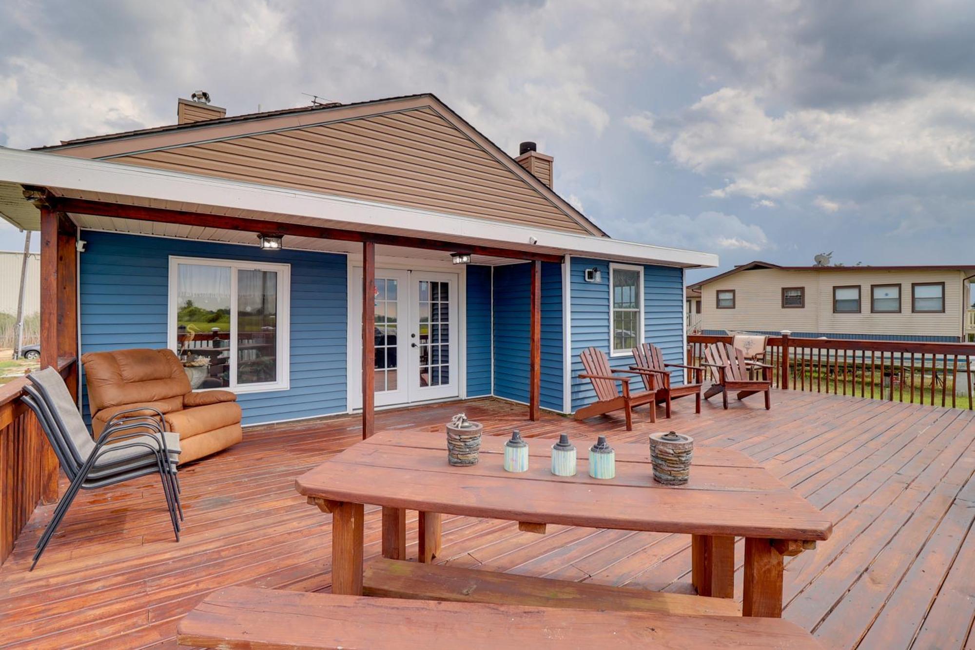 Oceanfront Milford Home With View And Boat Access 外观 照片